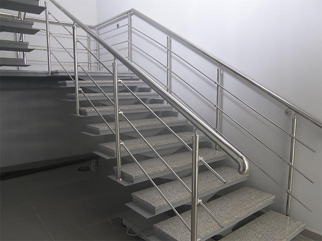 Купить металлическую лестницу на второй этаж
