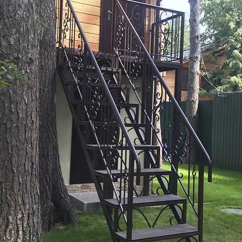 Сколько стоит лестница из металла