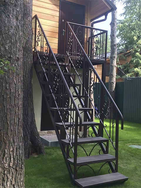 Сколько стоит лестница из металла